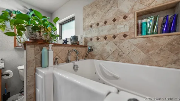 $750,000 | 185 Betlo Drive, Sunrise Beach, MO 65079