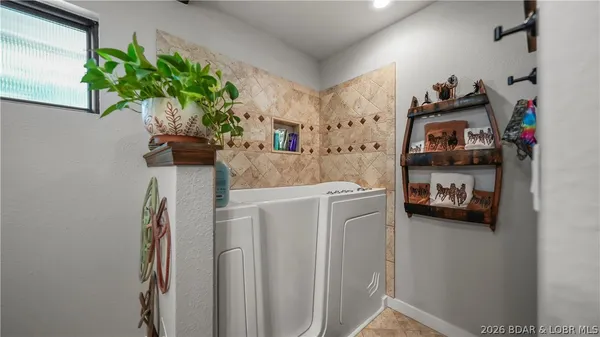 $750,000 | 185 Betlo Drive, Sunrise Beach, MO 65079