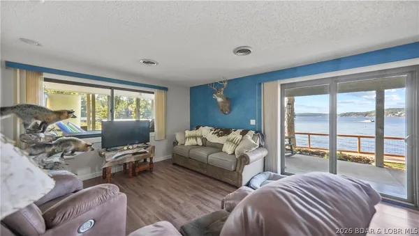 $750,000 | 185 Betlo Drive, Sunrise Beach, MO 65079