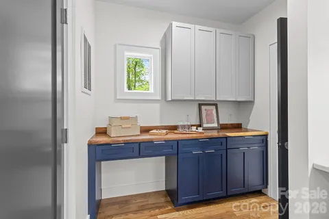 $525,000 | 121 Laurel Loop, Asheville, NC 28806