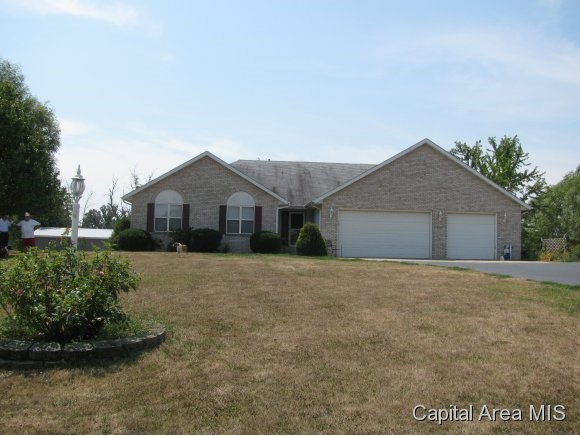 8480 Oak Crest Road Dawson, IL 62520 - Photo 1 of 11 Gallery Image 1