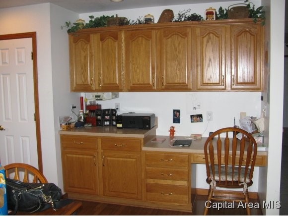 8480 Oak Crest Road Dawson, IL 62520 - Photo 5 of 11 Gallery Image 5