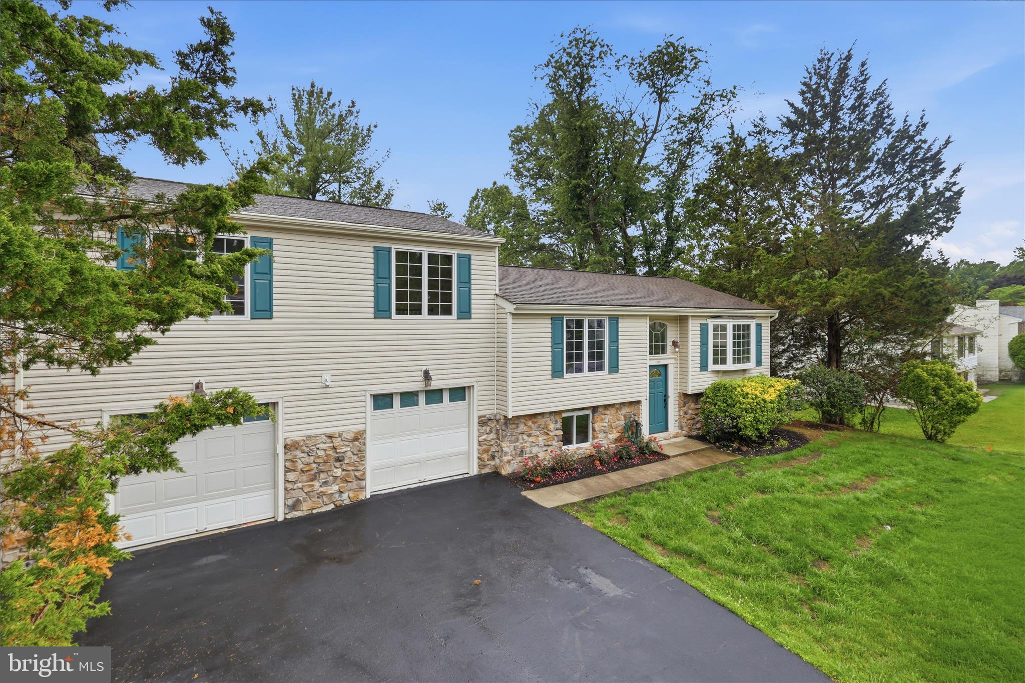 12821 Pinecrest Road Herndon, VA 20171 - Photo 4 of 42