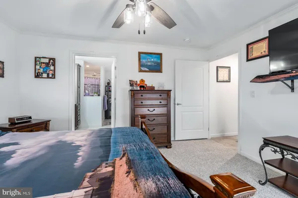 a view of a livingroom with furniture