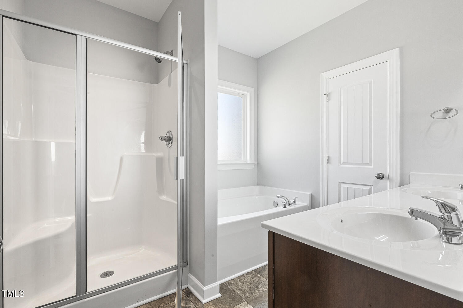 808 Cross Link Drive Angier, NC 27501 - Photo 20 of 30 a bathroom with a bathtub and a sink