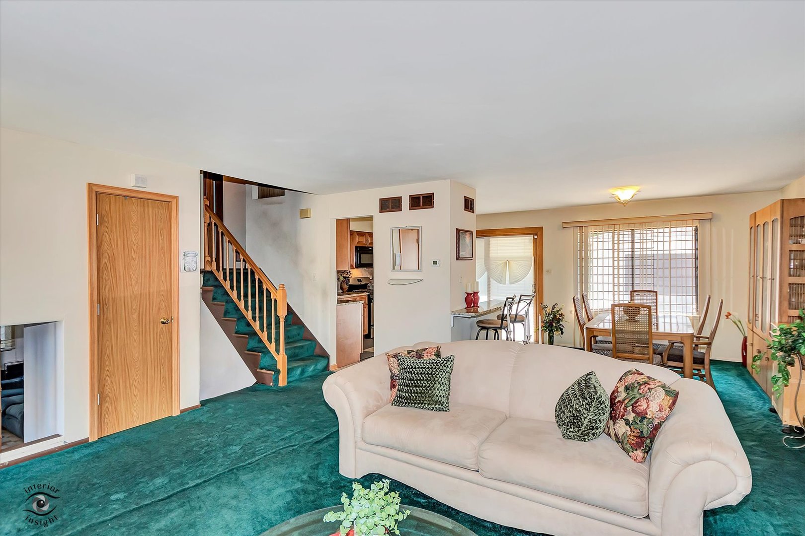 3257 Magnolia Drive Markham, IL 60428 - Photo 6 of 26 a living room with furniture and a large window