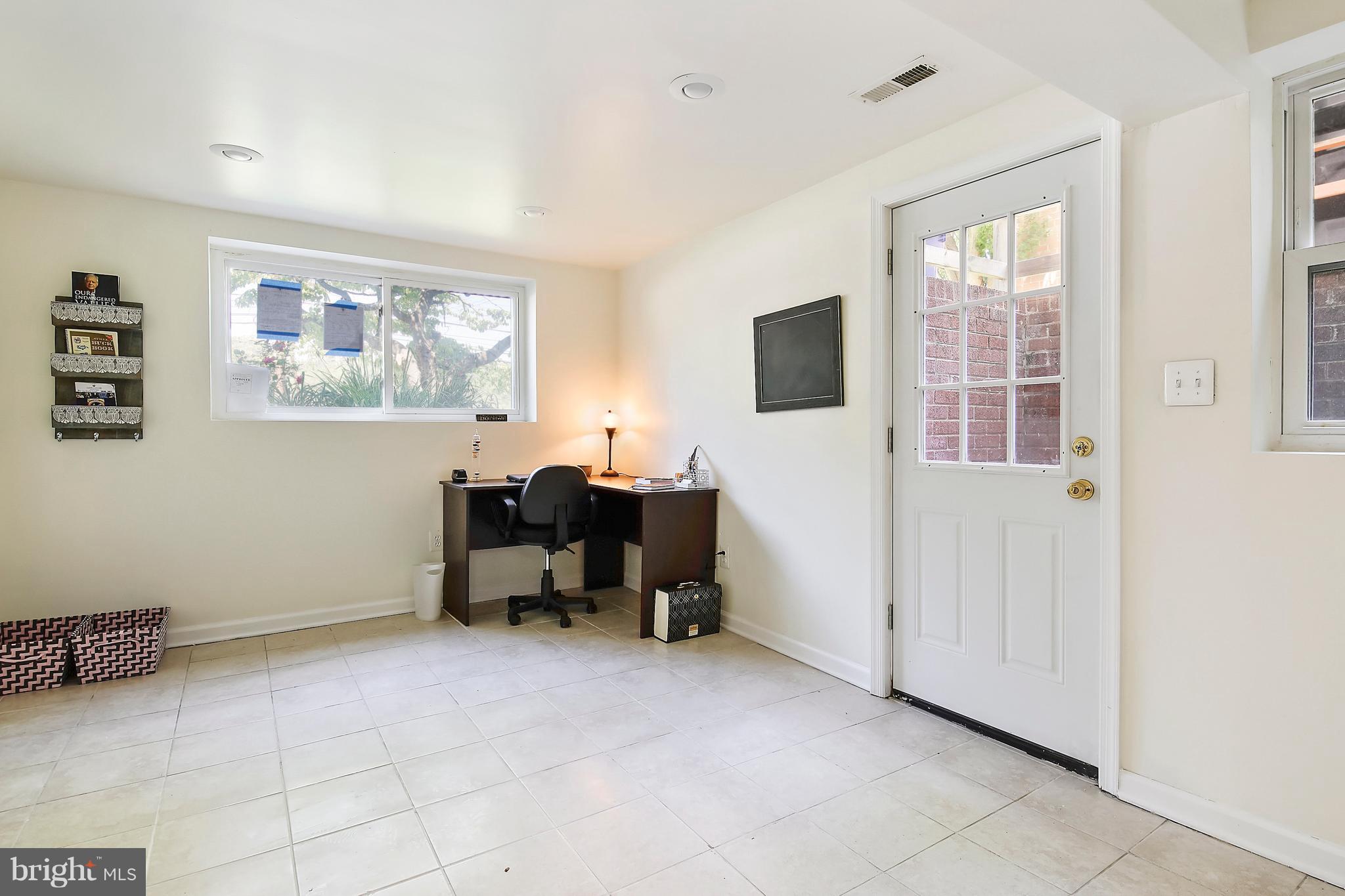 206 Wayne Avenue Silver Spring, MD 20910 - Photo 21 of 29 Office