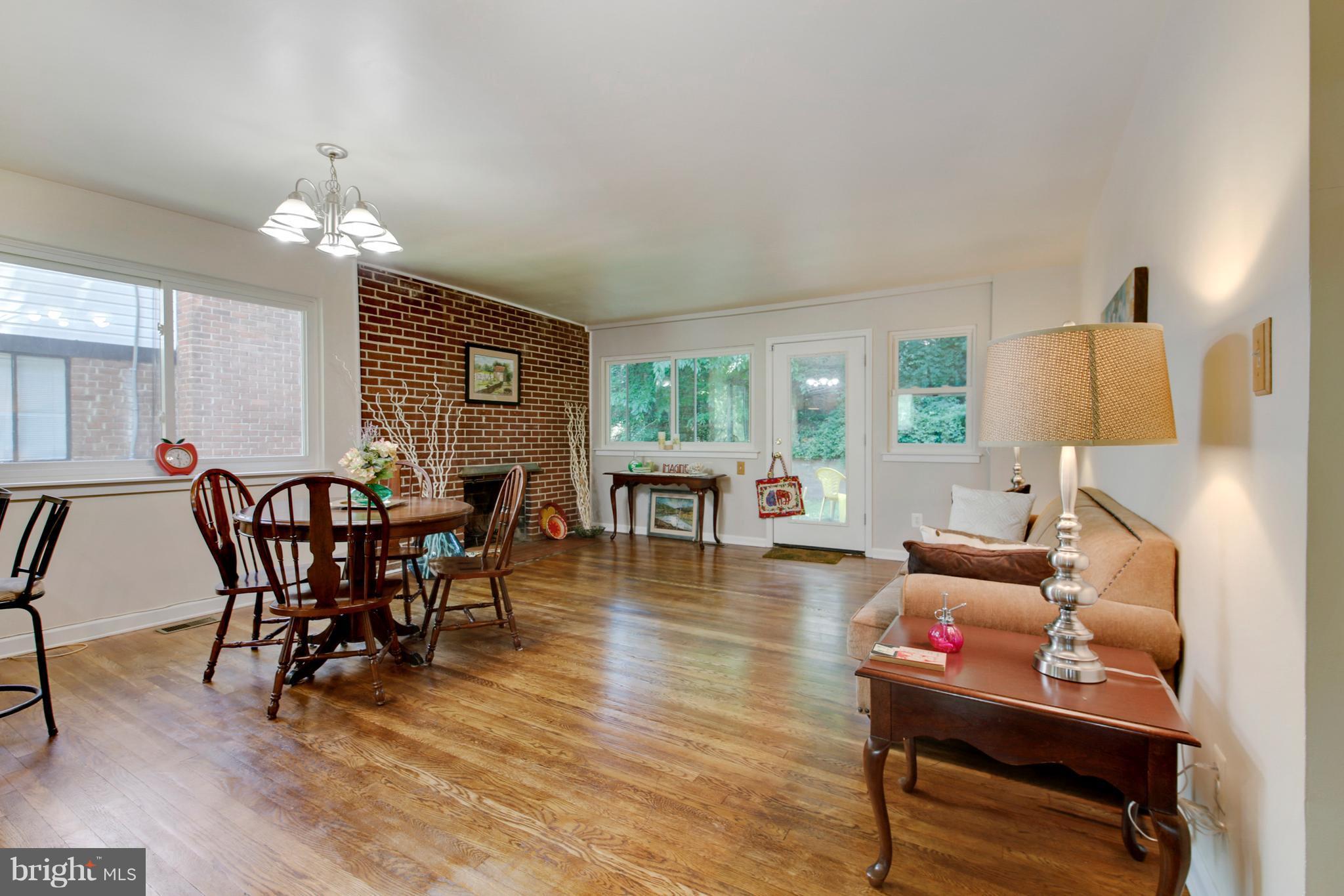 206 Wayne Avenue Silver Spring, MD 20910 - Photo 7 of 29 Living Room