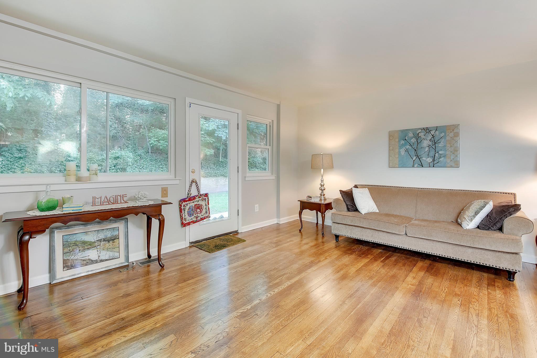 206 Wayne Avenue Silver Spring, MD 20910 - Photo 8 of 29 Dining Room