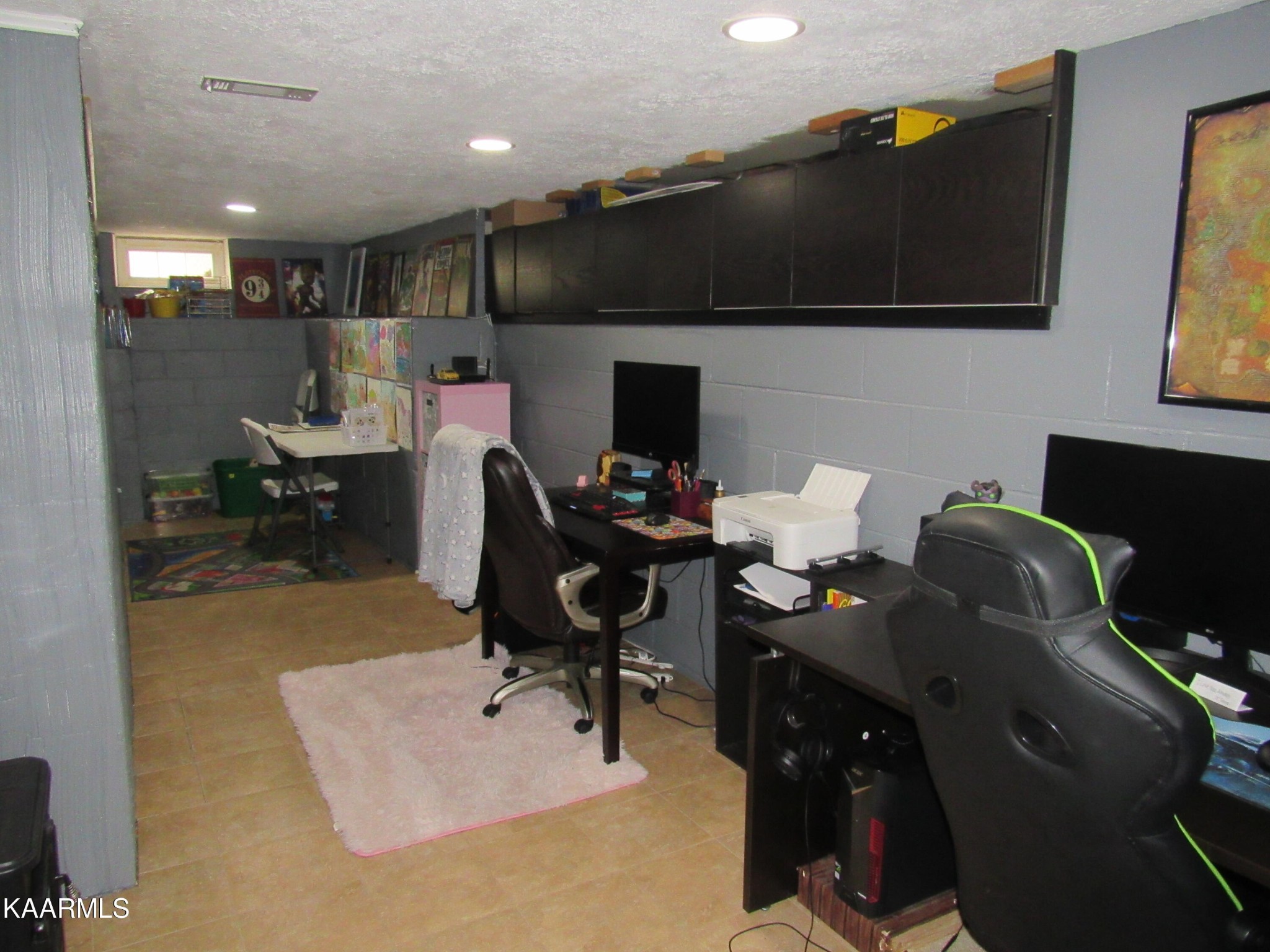146 Outer Drive Oak Ridge, TN 37830 - Photo 28 of 38 a workspace with furniture