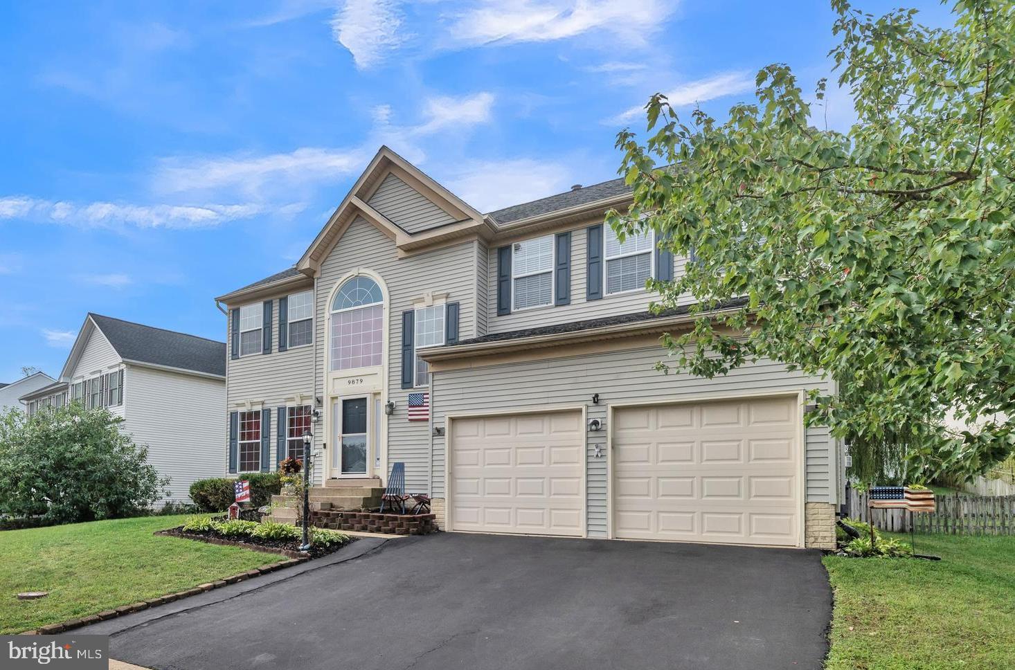 Beautiful 4 Bedroom 3.5 bath home, 2 car garage