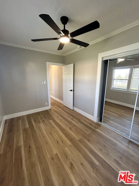1041 Gulf Avenue Wilmington, CA 90744 - Photo 10 of 12 a view of an empty room and wooden floor