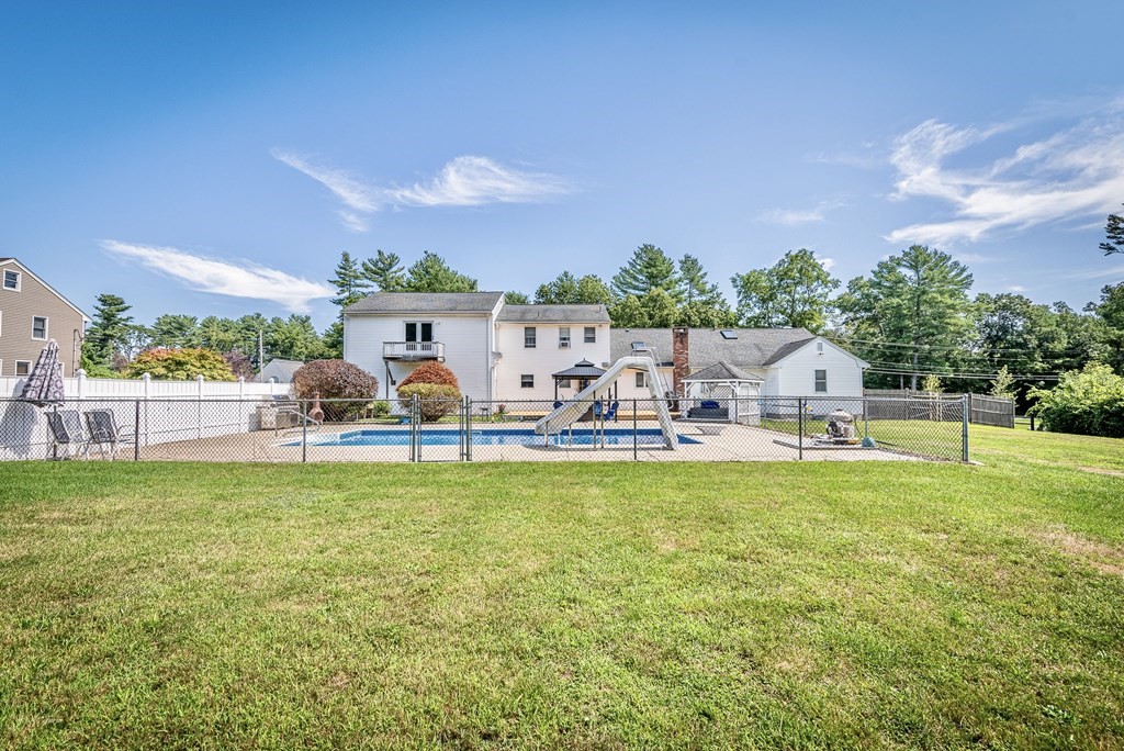585 Locust Street Raynham, MA 02767 - Photo 6 of 42 Gallery Image 6