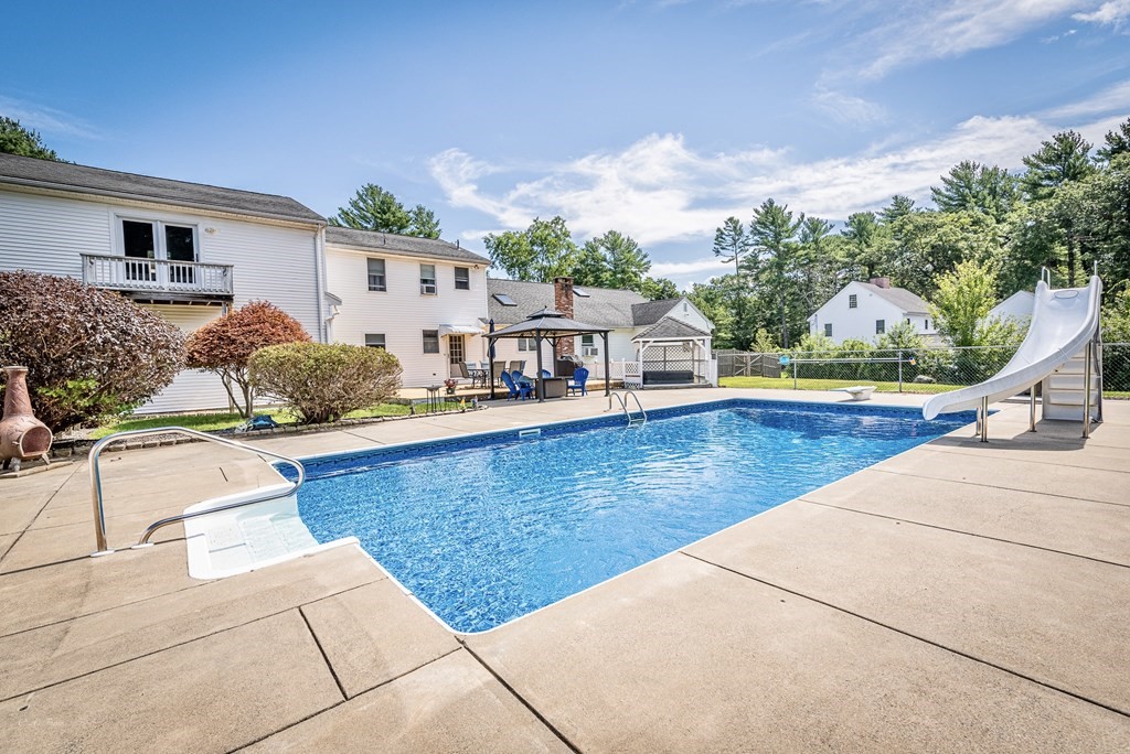 585 Locust Street Raynham, MA 02767 - Photo 9 of 42 Gallery Image 9