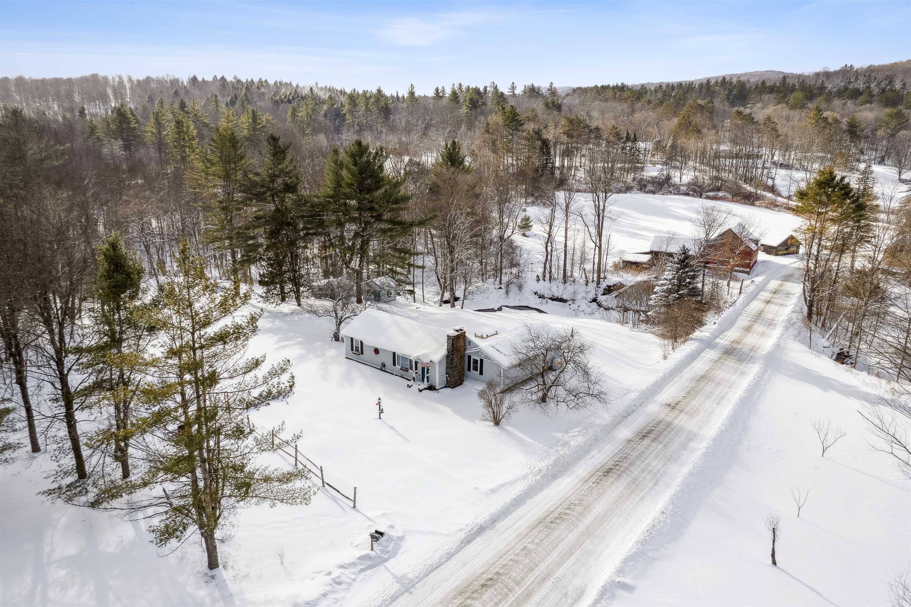 31 Lakota Road Barnard, VT 05091 - Photo 3 of 37