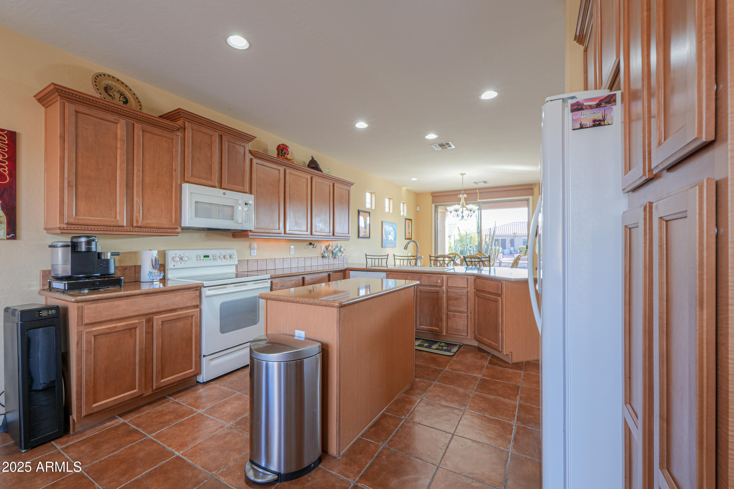 42413 Abbey Road Maricopa, AZ 85138 - Photo 35 of 114 Cabinets with crown moulding