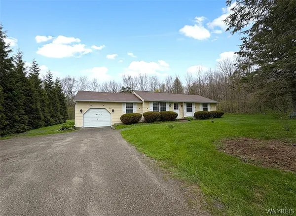 $285,000 | 5850 Seufert Road, Orchard Park, NY 14127