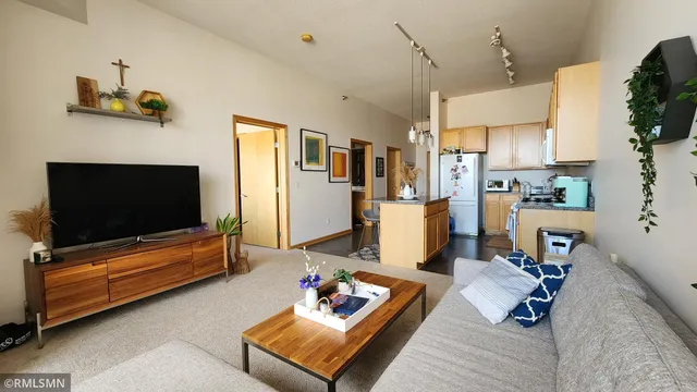 $1,650 | 2650 University Avenue West, Unit 323, St. Paul, MN 55114