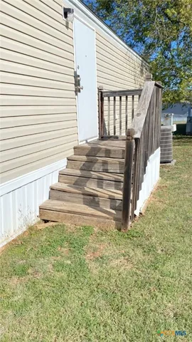 a view of entryway with front door