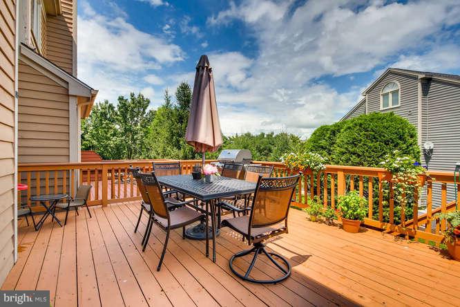 109 Lancefield Road Baltimore, MD 21209 - Photo 28 of 30 LARGE DECK