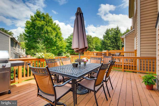 109 Lancefield Road Baltimore, MD 21209 - Photo 29 of 30 DECK W/ STEPS TO YARD