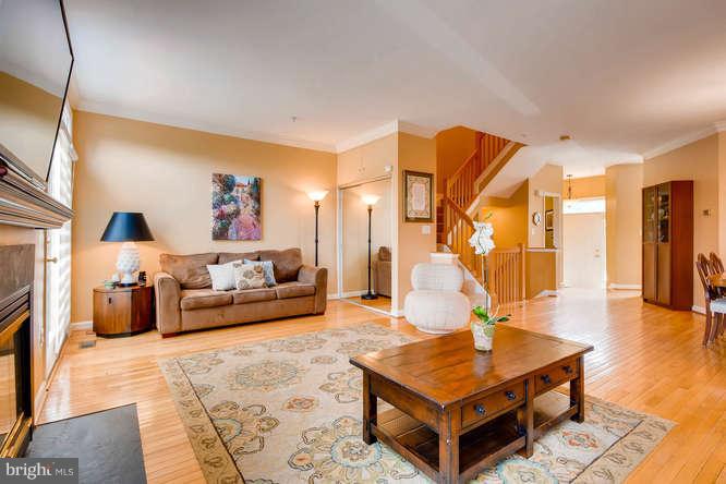 LIVING ROOM WITH WOOD FLOORS