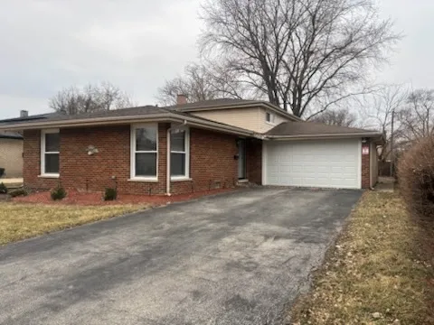 a view of a house with a outdoor space