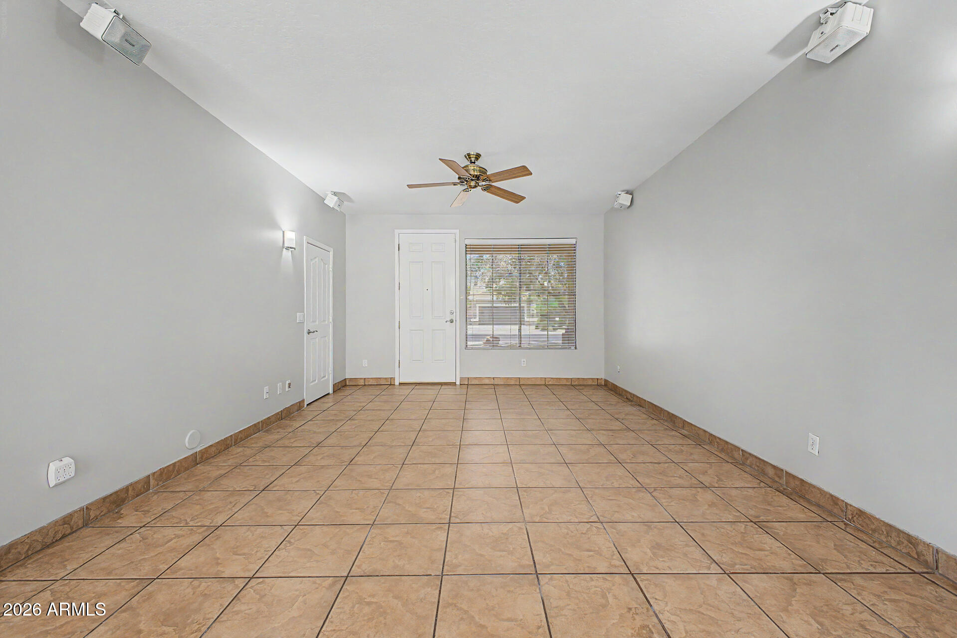 4237 East Del Rio Street Gilbert, AZ 85295 - Photo 5 of 31
