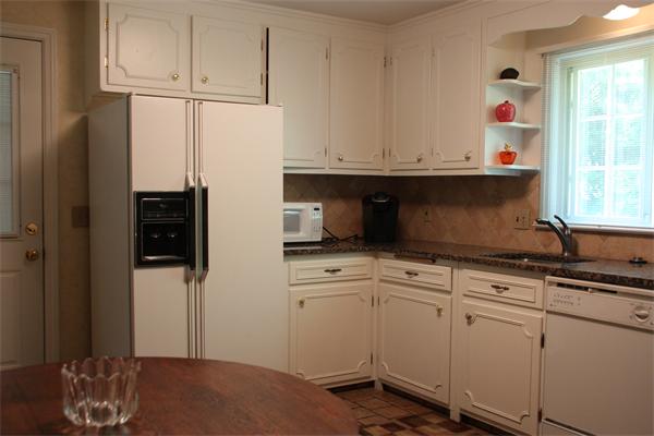114 Emerson Street Springfield, MA 01118 - Photo 4 of 15 Gallery Image 4