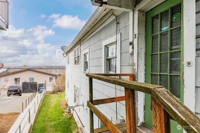 a view of a house with a swimming pool