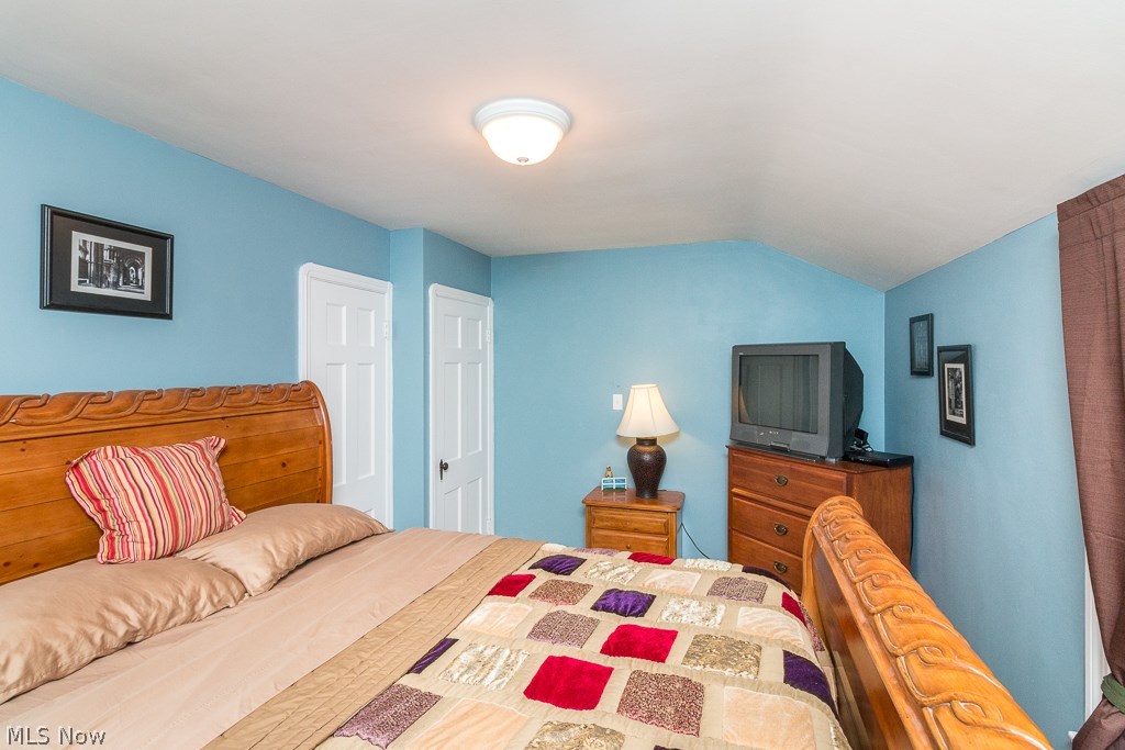 6426 Olde York Road Cleveland, OH 44130 - Photo 26 of 35