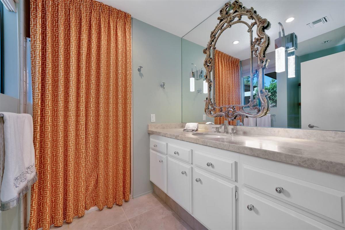 25 Colgate Drive Rancho Mirage, CA 92270 - Photo 19 of 31 Guest Powder room