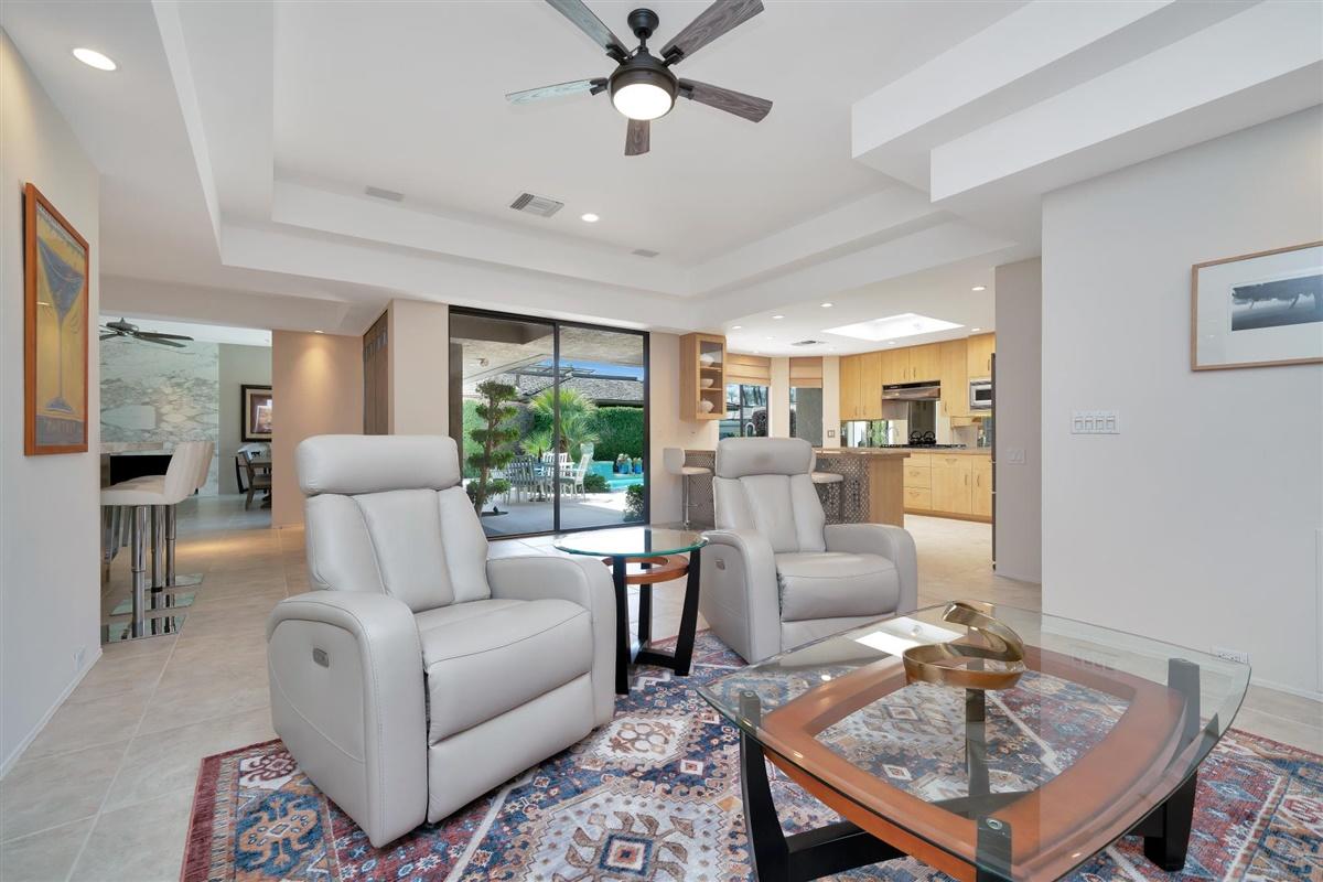 25 Colgate Drive Rancho Mirage, CA 92270 - Photo 8 of 31 Family room southwest