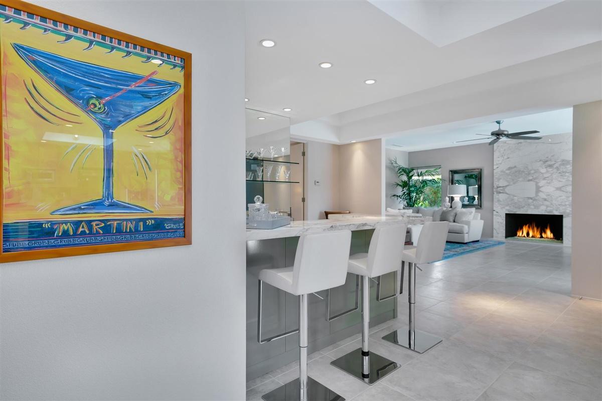 25 Colgate Drive Rancho Mirage, CA 92270 - Photo 10 of 31 Bar southeast