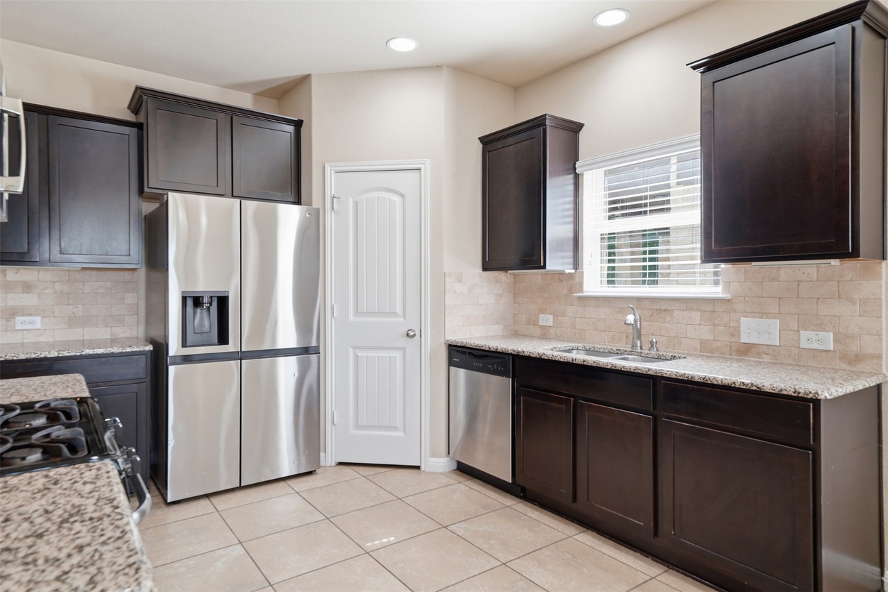 613 Longhorn Cavern Road Leander, TX 78641 - Photo 10 of 37