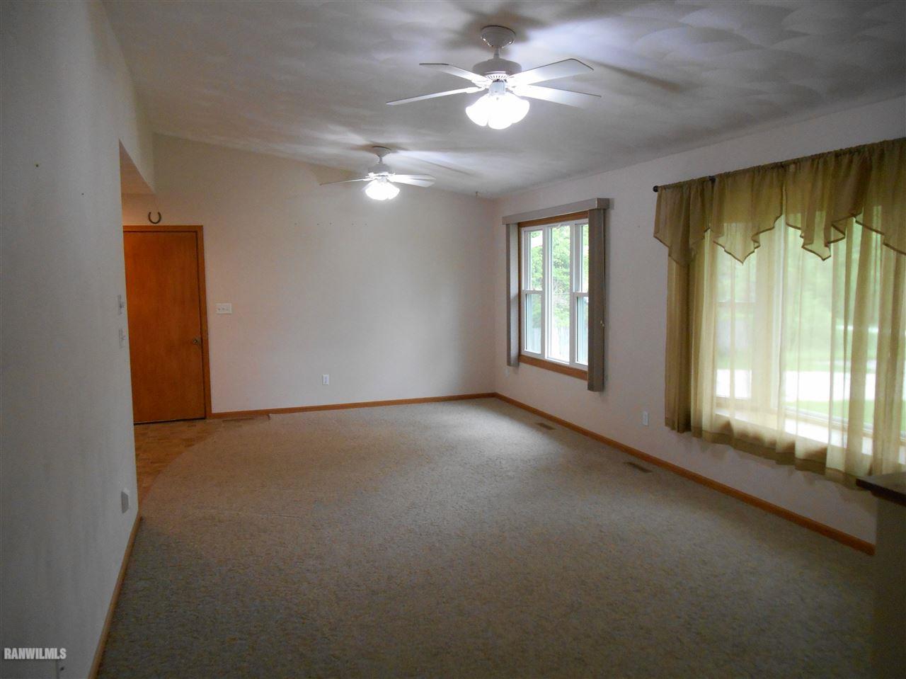 502 North Bolton Road Freeport, IL 61032 - Photo 8 of 25 Gallery Image 8