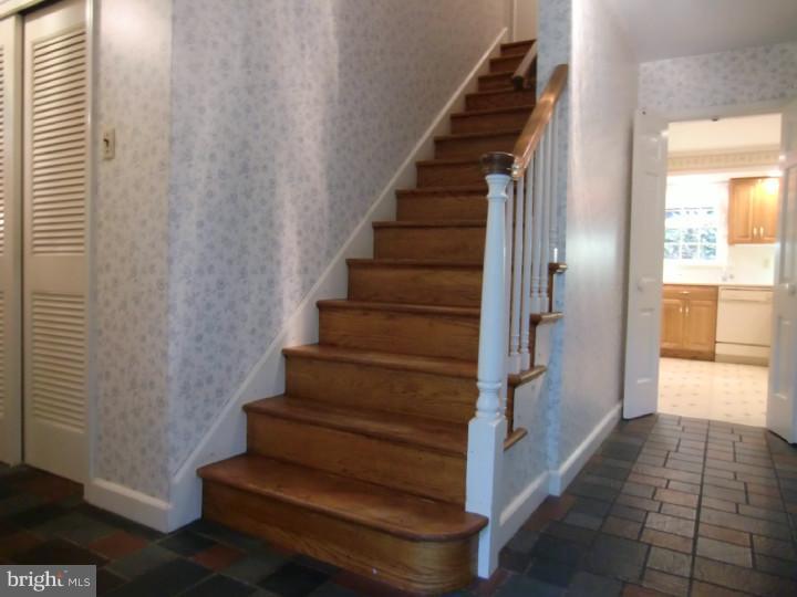 774 Old State Road Berwyn, PA 19312 - Photo 3 of 18