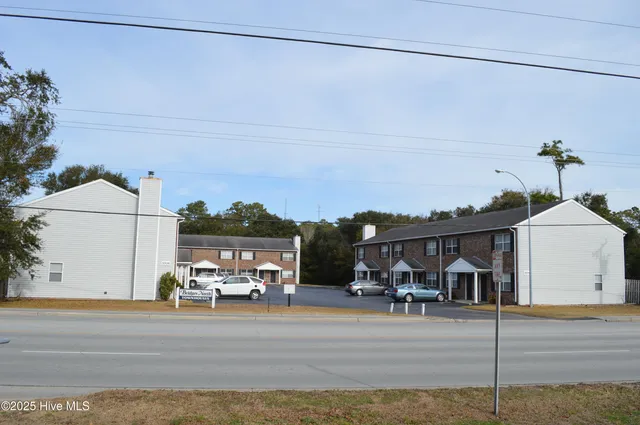 $995 | 3320 Bridges Street, Unit 9, Morehead City, NC 28557