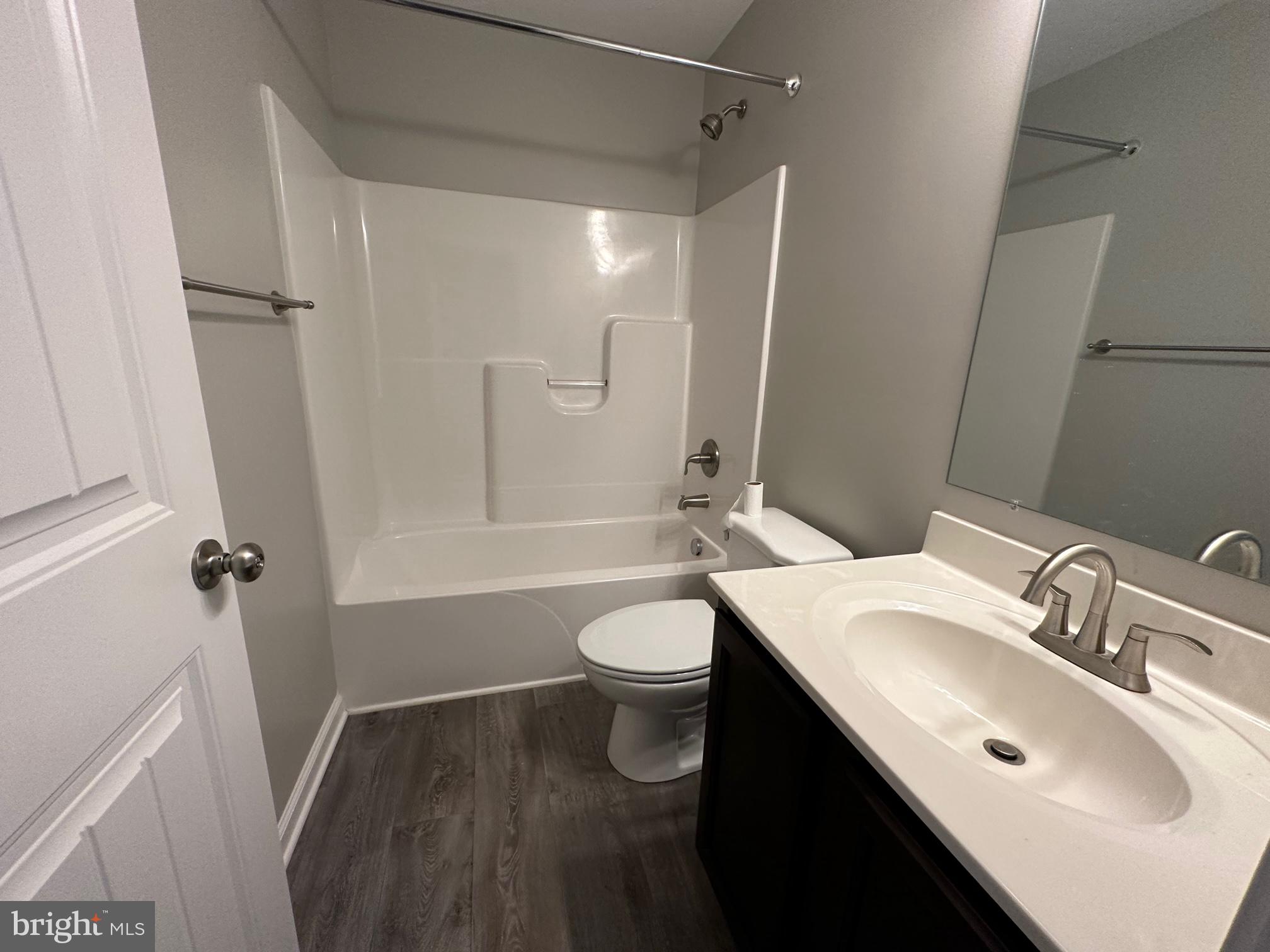 34 Overlook Dr. Hanover, PA 17331 - Photo 12 of 26 Full bath