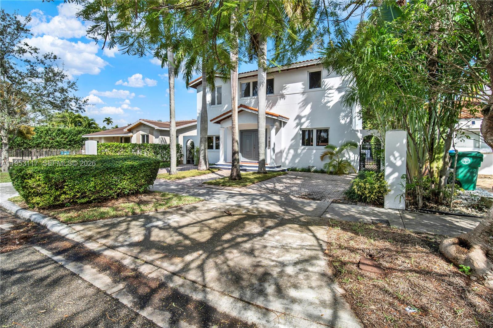 527 Southwest 20th Road Miami, FL 33129 - Photo 3 of 60