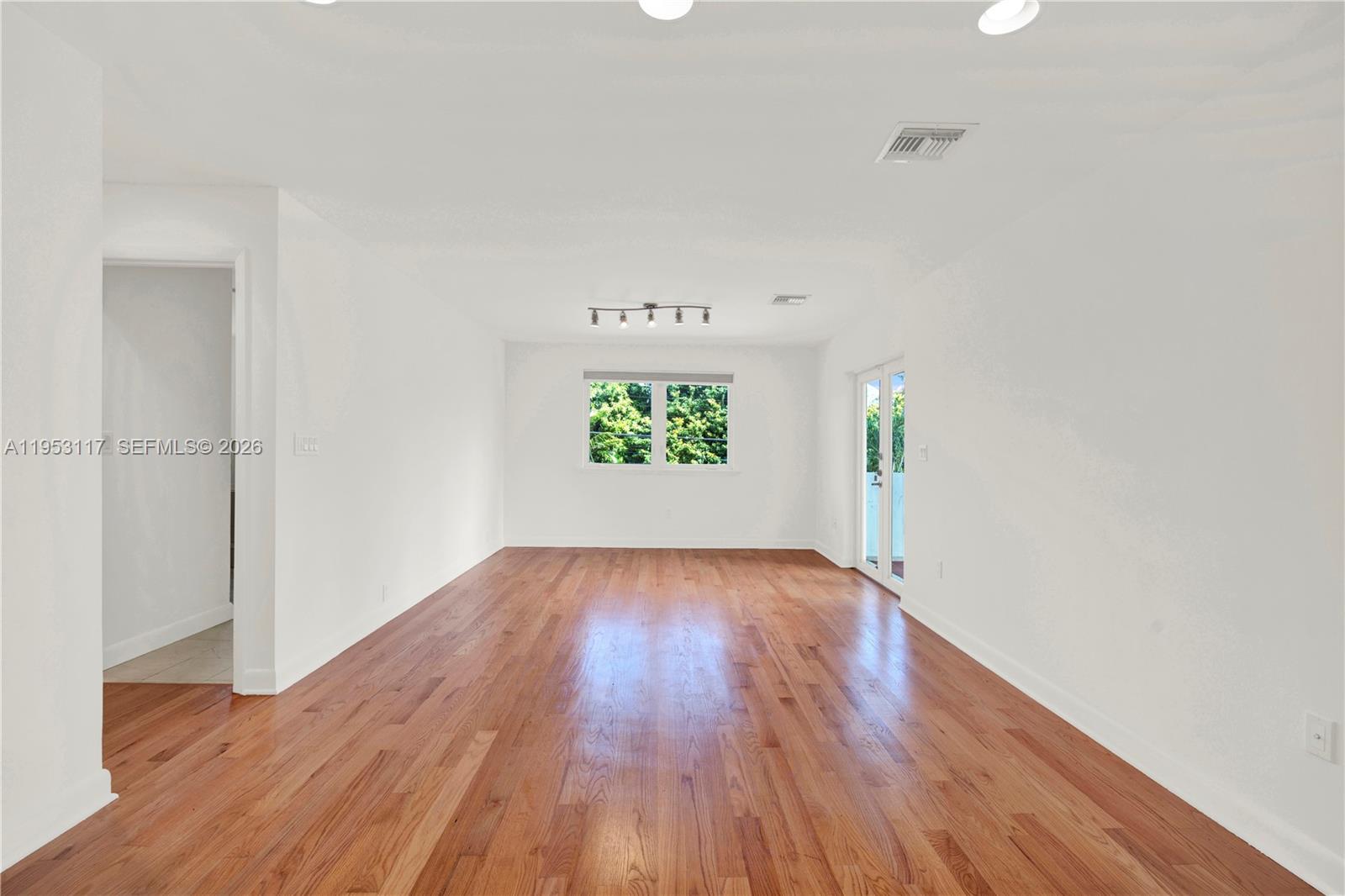 527 Southwest 20th Road Miami, FL 33129 - Photo 36 of 60