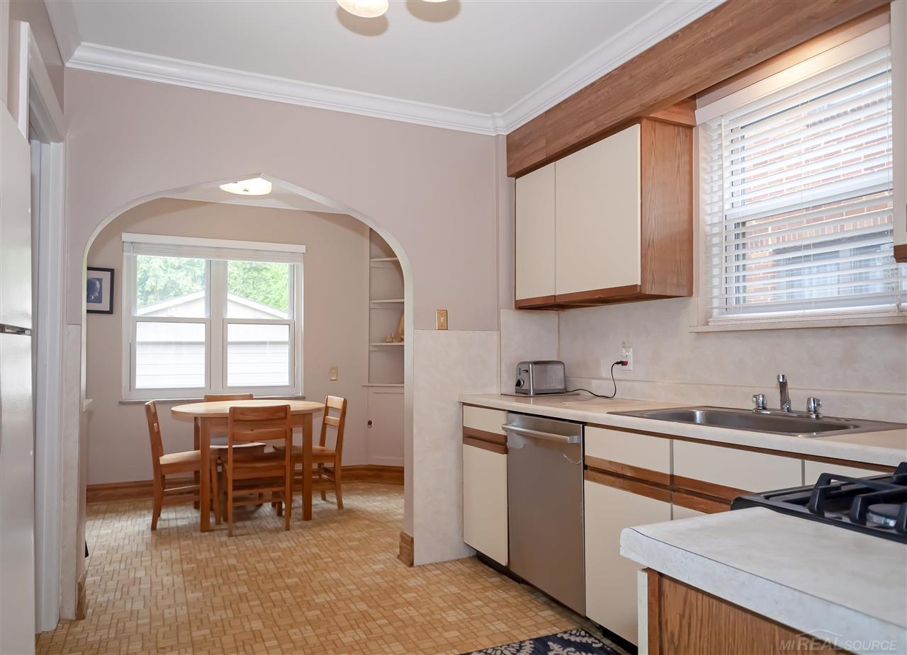 811 Lincoln Road Grosse Pointe, MI 48230 - Photo 13 of 43 50077595-12.JPG