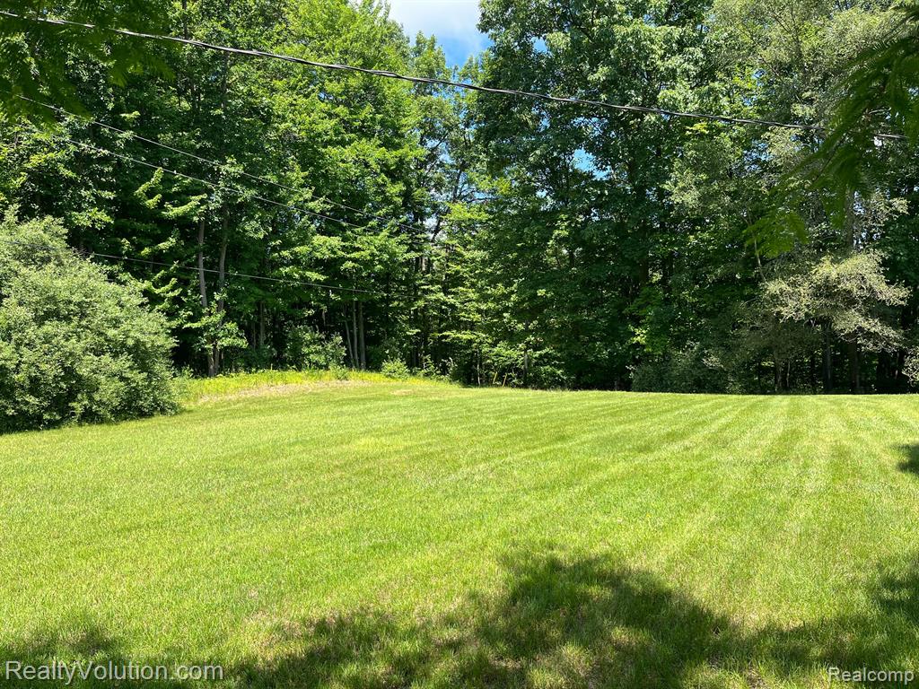 2325 Long Lake Road Lapeer, MI 48446 - Photo 32 of 35