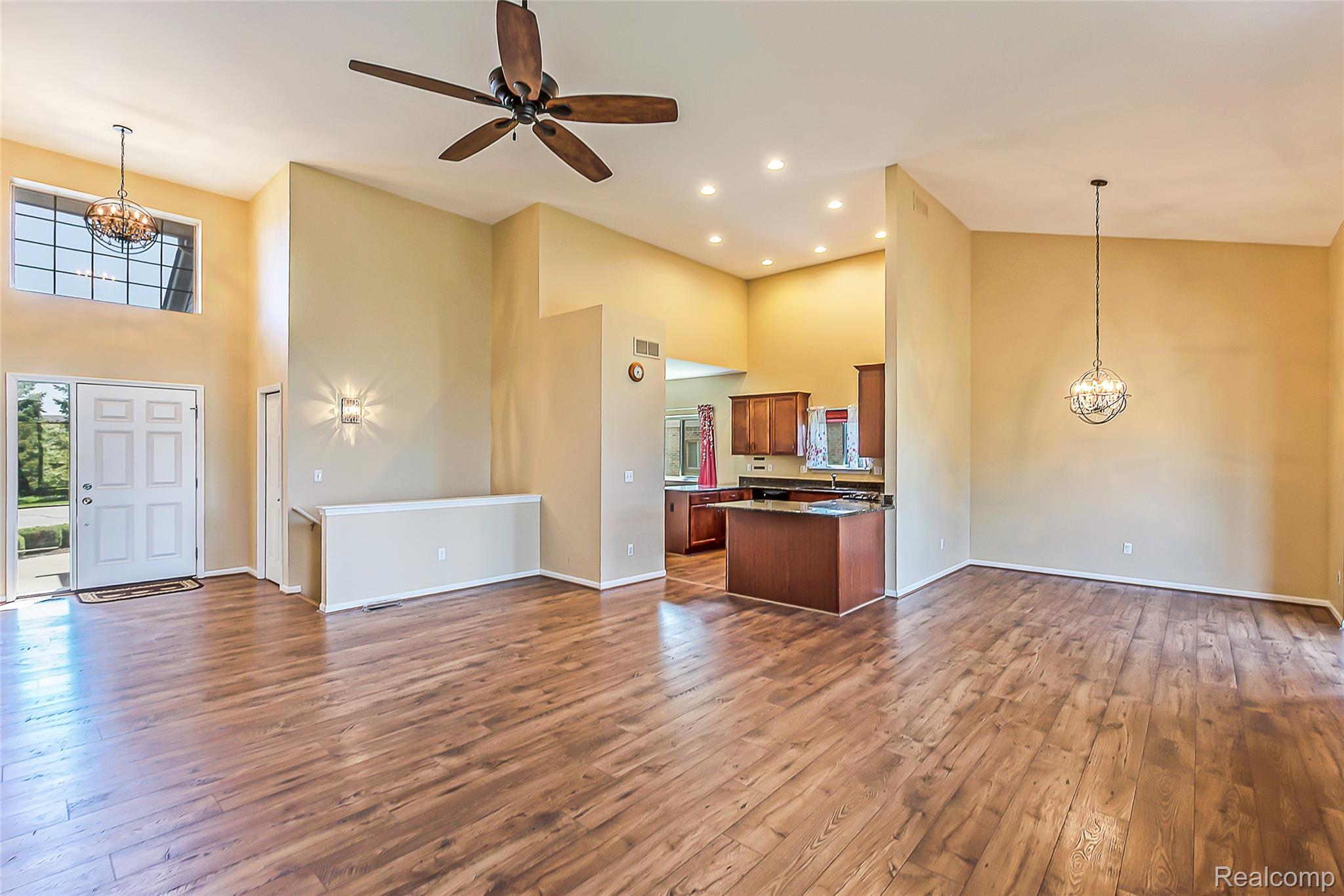 20605 Golf Ridge Circle Livonia, MI 48152 - Photo 6 of 42 Great Room (pic #2)