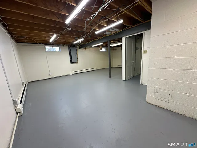 $449,000 | 94 Mohawk Drive, Wallingford, CT 06492