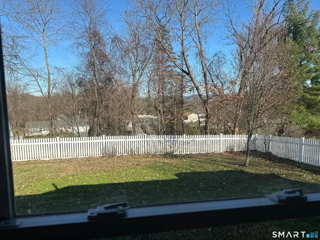 $449,000 | 94 Mohawk Drive, Wallingford, CT 06492