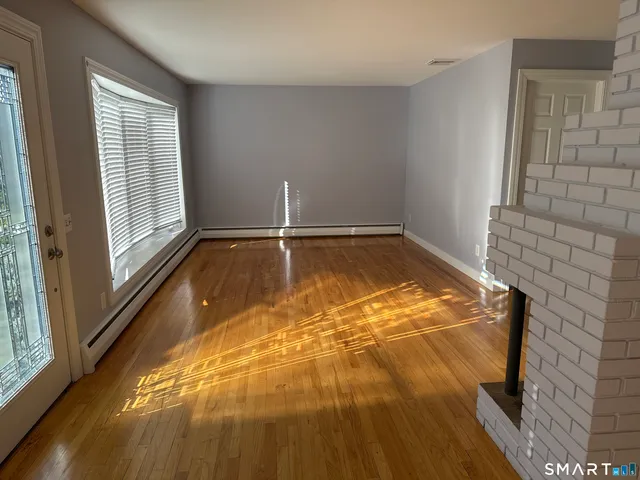 $449,000 | 94 Mohawk Drive, Wallingford, CT 06492