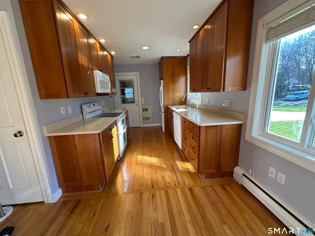 $449,000 | 94 Mohawk Drive, Wallingford, CT 06492