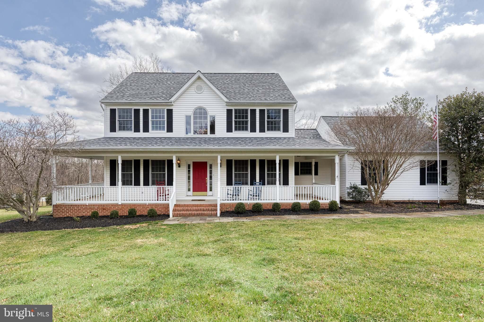 Welcome to 10925 Falls Rd!