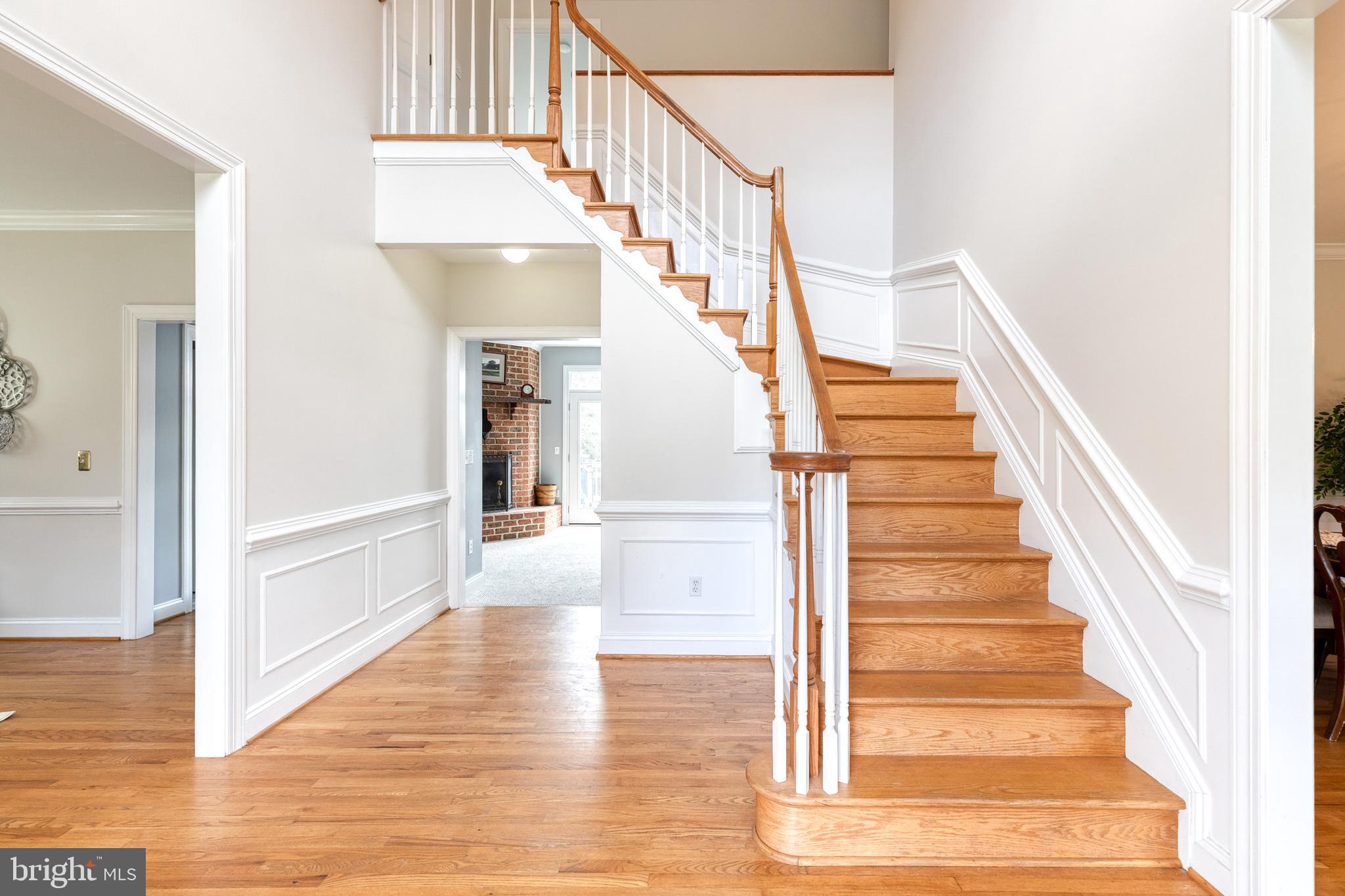 10925 Falls Road Lutherville-Timonium, MD 21093 - Photo 3 of 38 Foyer